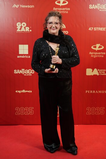 Verónica Llinás con un conjunto