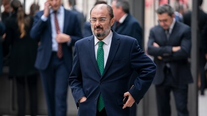 El PSOE multa a Lambán con 600 euros por ausentarse del pleno del Senado sobre la amnistía