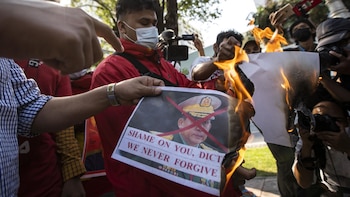 El líder de la junta de Birmania critica el plan de paz de la ASEAN y traza su agenda de gobierno