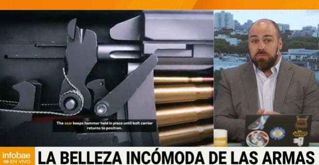El fusil Kalashnikov revolucionó la industria armamentística por su simplicidad, bajo costo y facilidad de uso a escala global (Captura de video)