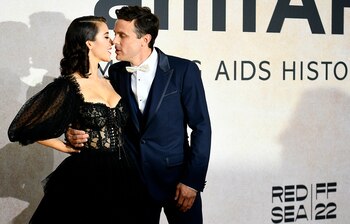 En Cannes junto a su