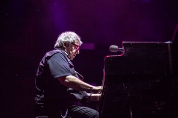 Baglietto y Vitale en Rosario: 35 años de música, generaciones cruzadas y un anfiteatro vibrando frente al Paraná Festival FARO