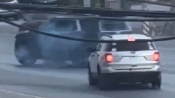 Autoridades localizaron una camioneta Ford