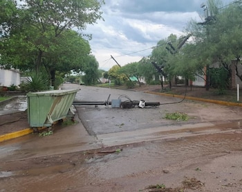 destrozos en Sebastián Elcano, Córdoba, tras el paso de una cola de tornado