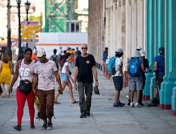 La población de 60 años o más alcanzó el 26.7 % en Cuba, en línea con la tendencia demográfica de los últimos años. (EFE/ Yánder Zamora)