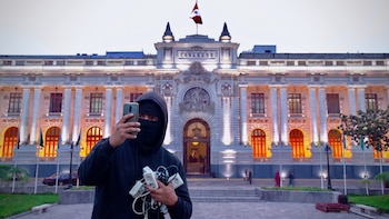 ¿Robos dentro del Congreso? Dos diputados denuncian desaparición de celular y otros equipos en sus despachos