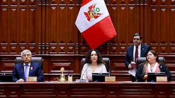 Cecilia Chacón amenaza con acusación constitucional por revelar voto en elección de Cámara de Diputados, pero es ignorada