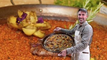 Héctor Medina, chef valenciano: “Este arroz de pato y foie es para enmarcar; lo hago con un caldo casero, dos manojos de ajos tiernos y 300 g de setas variadas”