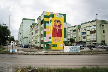 Un mural en un edificio