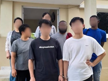 La Armada de República Dominicana frustró un viaje ilegal hacia Puerto Rico en la zona costera de Miches, donde fueron detenidos cinco ciudadanos chinos y dos haitianos (Cortesía: El Nuevo Diario).