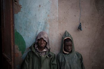 Dos jóvenes pescadores de Senegal