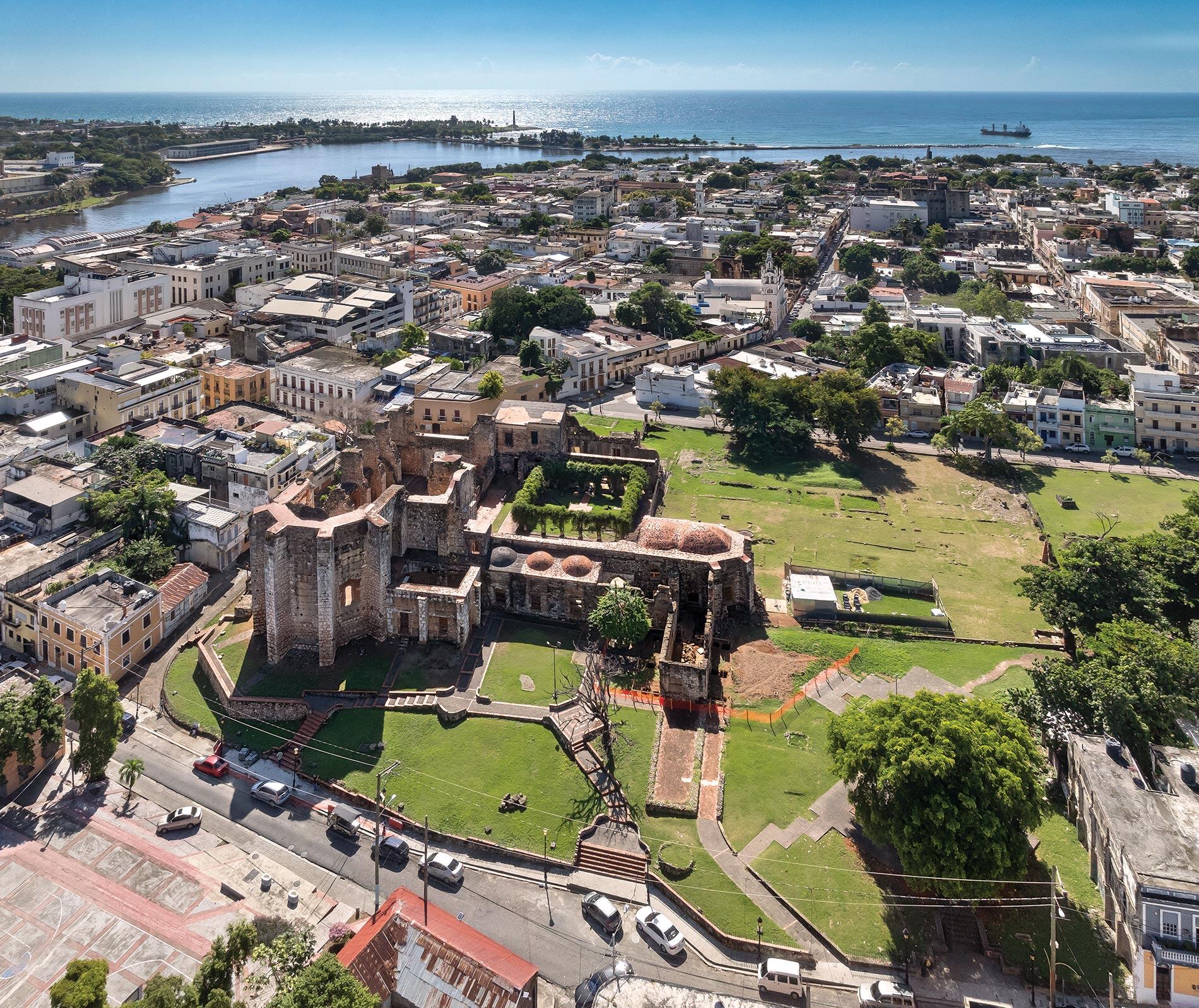 El ministro David Collado sostuvo que el 13 % de los turistas que llegan a la República Dominicana visitan la Ciudad Colonial de Santo Domingo. (Imagen de cortesía)