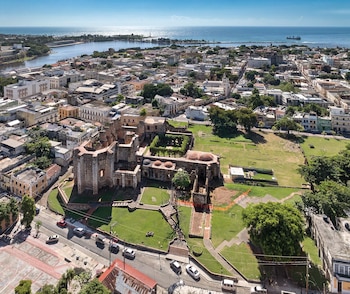 El ministro David Collado sostuvo que el 13 % de los turistas que llegan a la República Dominicana visitan la Ciudad Colonial de Santo Domingo. (Imagen de cortesía)