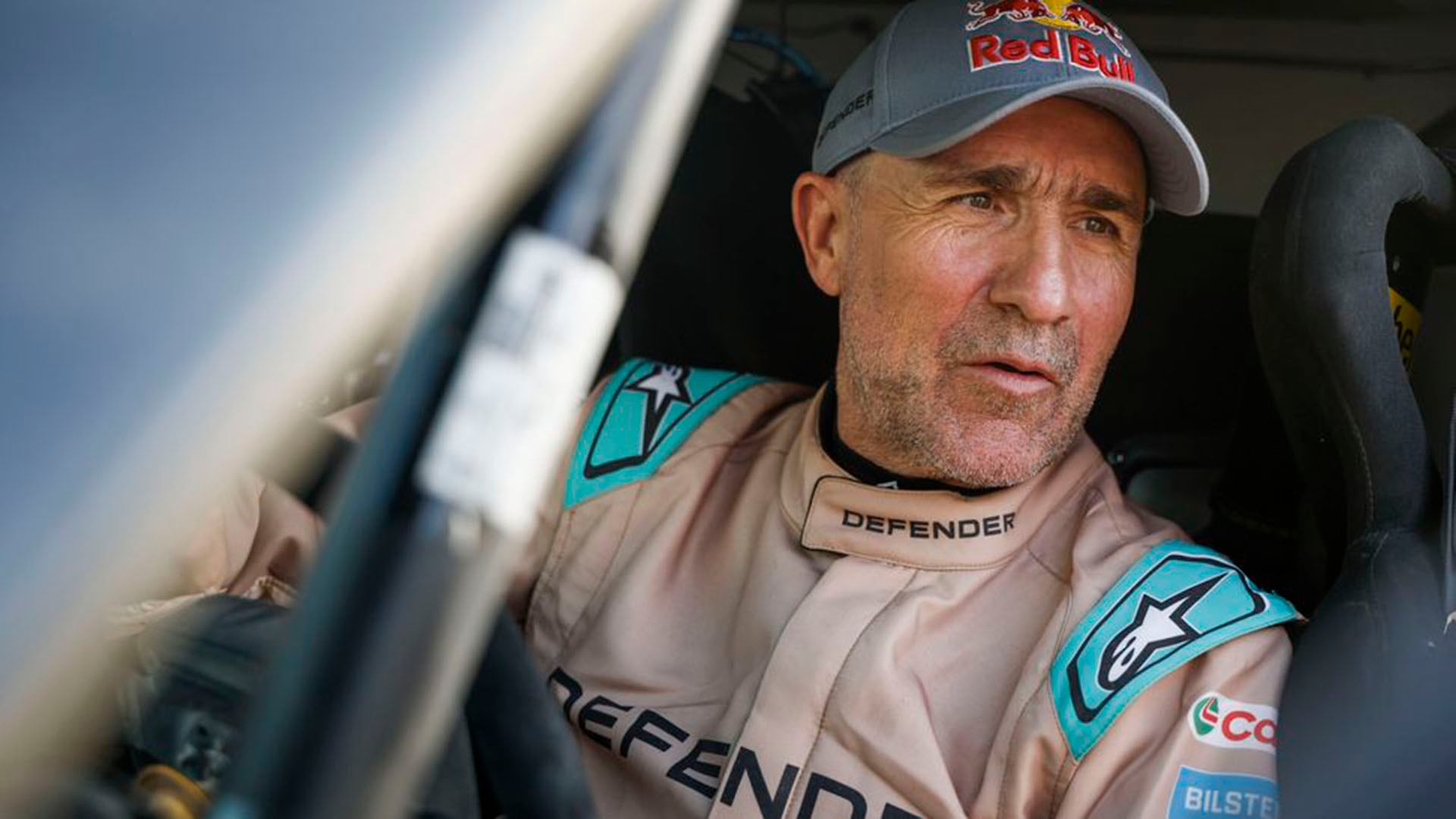 Stéphane Peterhansel corre en la categoría Stock con un Defender (Prensa Defender)