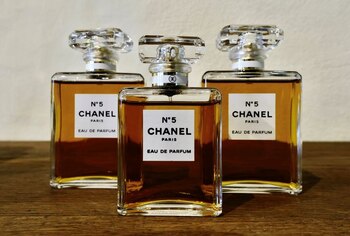 Foto de botellas del perfume