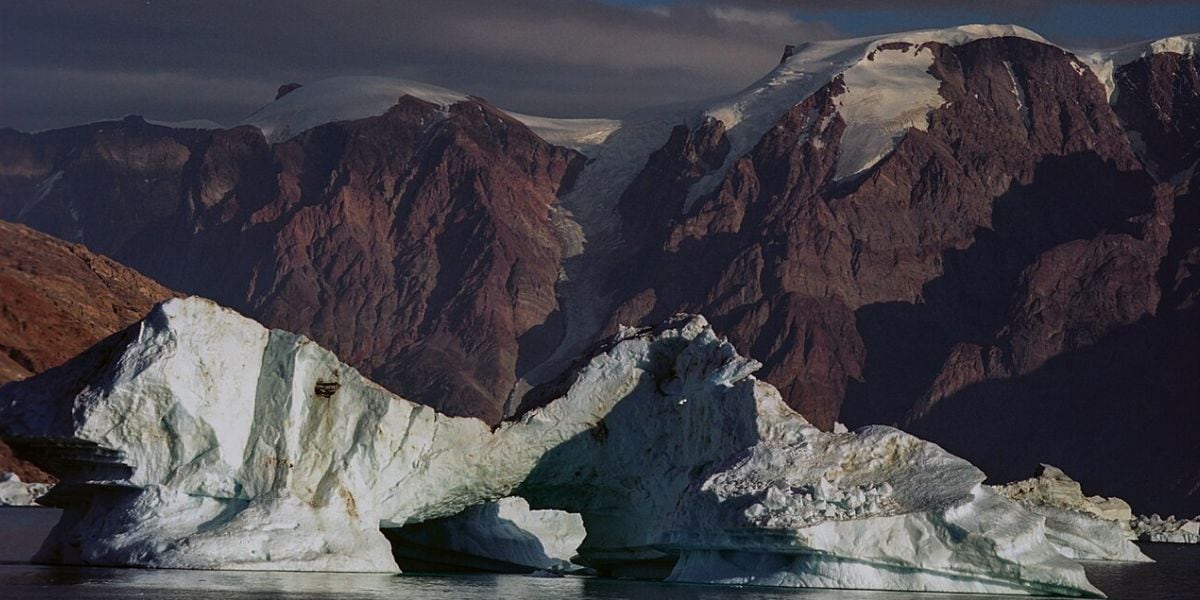 Creado en 1974 y ampliado en 1988, el parque sostiene desde entonces su récord mundial como mayor área protegida a nivel internacional (Wikipedia)