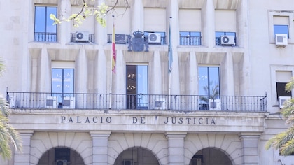 La Audiencia de Sevilla inicia el juicio a dos exalcaldes socialistas por malversación de los ERE