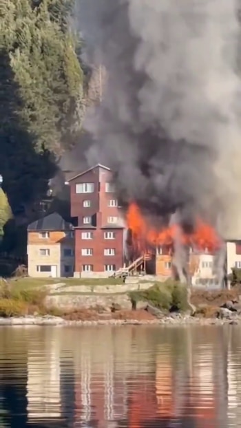 Se incendia el hotel Huemul en Bariloche