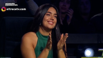 Tiene 60 años, se quebró tras cantar “Como toda mujer” y Ángela Leiva reveló qué le envidia