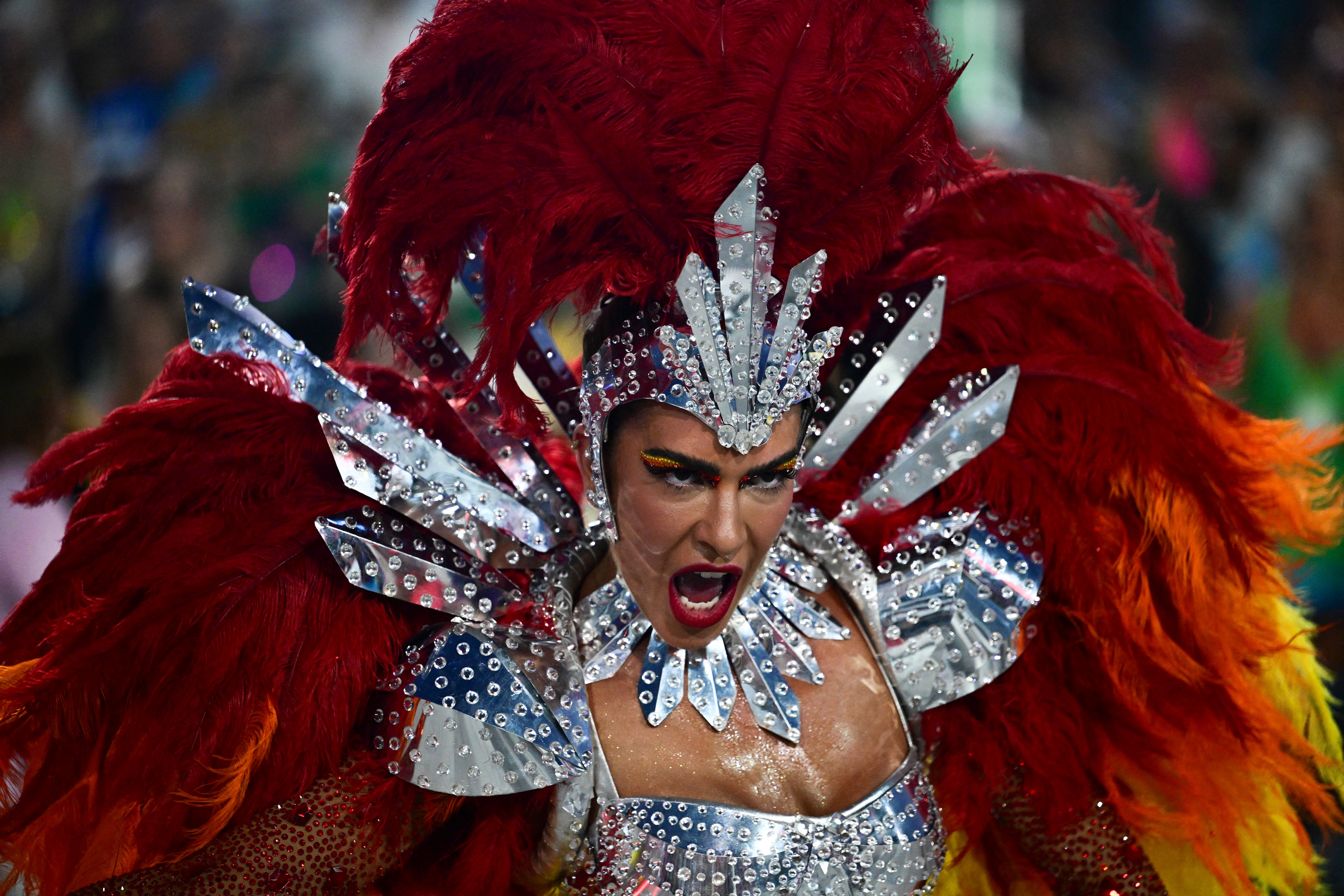Tambores africanos, máscaras venecianas y murgas con letra propia: el Carnaval como válvula de escape y su origen religioso