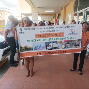 Funcionarios de Salud reafirman campaña para fortalecer la inocuidad de los alimentos. (Cortesía)