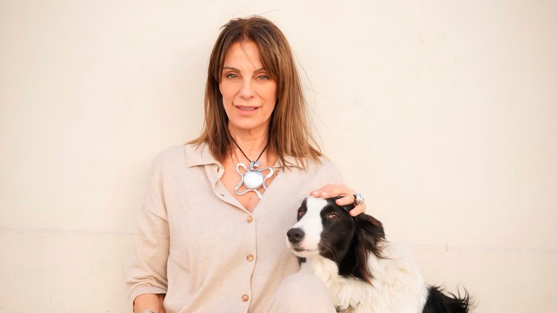 La colocación de implantes mamarios fue una práctica común en los años 90, influenciada por los mandatos sociales y la moda