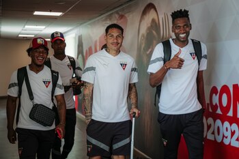 Paolo Guerrero viajó con el