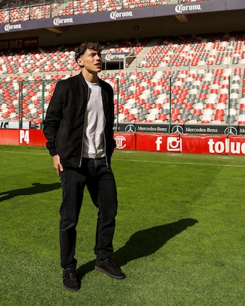 El delantero llega con rodaje internacional tras jugar en el Real Oviedo y tener presencia con Uruguay rumbo al Mundial 2026. (X/ @TolucaFC)