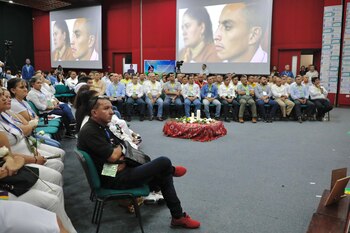 Familiares de las víctimas recordaron