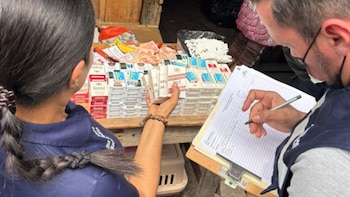 Autoridades hondureñas decomisan en Comayagüela 62,583 cigarrillos y medicamentos sin registro