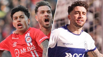 Tres futbolistas masculinos con camisetas deportivas rojas y blanca con azul en una composición fotográfica dividida.