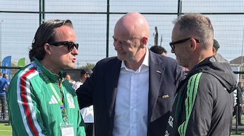 El presidente de la FIFA posó junto al titular de la Federación Mexicana de Futbol y Andrés Lillini durante una actividad oficial. (Foto: Selecciones menores)