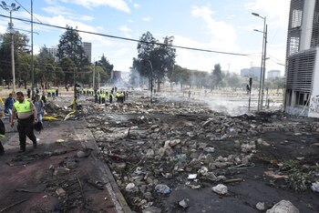 El levantamiento del toque de