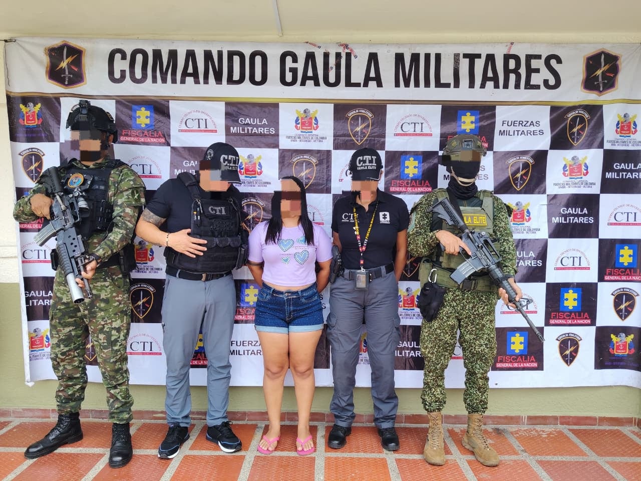 Rosa Angélica Tarazona Tarazona cumplía con las tareas de administrar recursos y hacer pagos a integrantes armados y redes urbanas que operaban sobre la Troncal del Caribe y en La Guajira crédito Gaula Militar Magdalena - Ejército Nacional