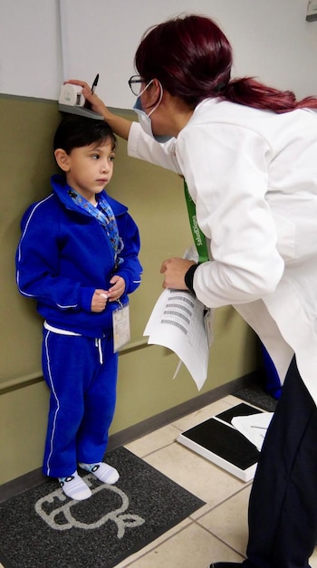 Las jornadas escolares incluyen información a familias y recomendaciones para hábitos saludables.