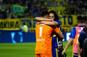 Edinson Cavani y Chiquito Romero,