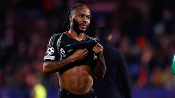 El futbolista Sterling, detenido tras estrellarse con su Lamborghini por conducir presuntamente bajo los efectos de las drogas