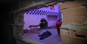 Los presuntos delincuentes perforaron paredes