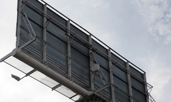 Emcali denuncia vallas publicitarias que