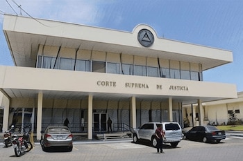 Salir del registro oficial de la Corte Suprema de Justicia impide ejercer la abogacía, presentar escritos, representar clientes y realizar actos notariales en Nicaragua. (Imagen retomada de Nicaragua Investiga)