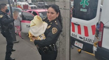 Policías auxiliaron con un parto