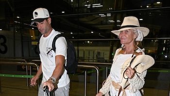 Lara Dibildos y Carlos Maturana disfrutan de unas vacaciones en familia junto a los hijos de la actriz y Anna Barrachina