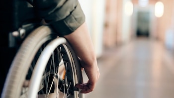 El CERMI pide que las personas con discapacidad sean prioritarias en el futuro decreto sobre electrodependencia