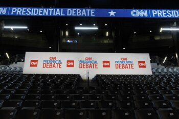 Economía y política exterior siguen