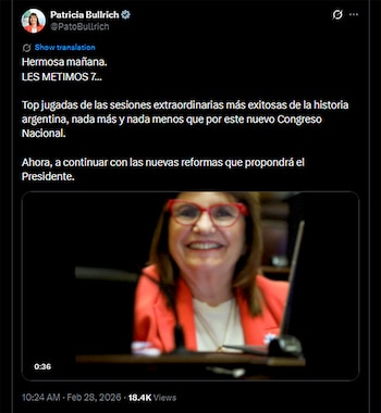 Patricia Bullrich sonríe y celebra