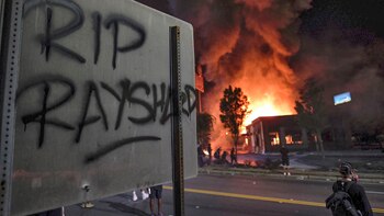 Disturbios y decenas de detenidos