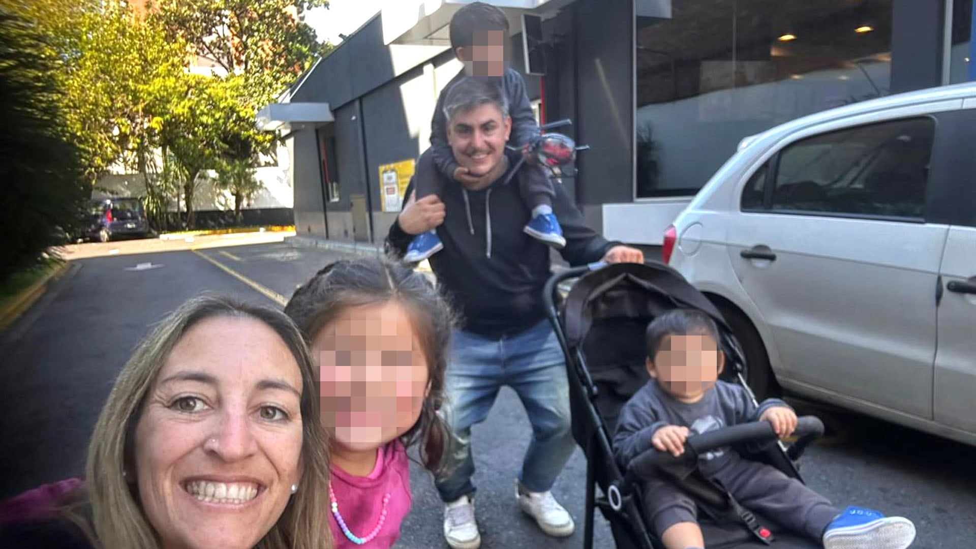 Una de las tantas salidas familiares de la pareja de Henderson junto a sus hijos adoptivos