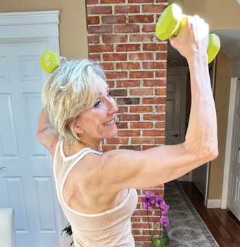 Nadja Piatka es una influencer de 76 años que comparte sus rutinas de entrenamiento en redes sociales. (Instagram / @nadja__eat_move_glow)