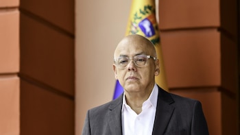 Gobierno y oposición en Venezuela extienden la mesa de diálogo para abordar la libertad de expresión