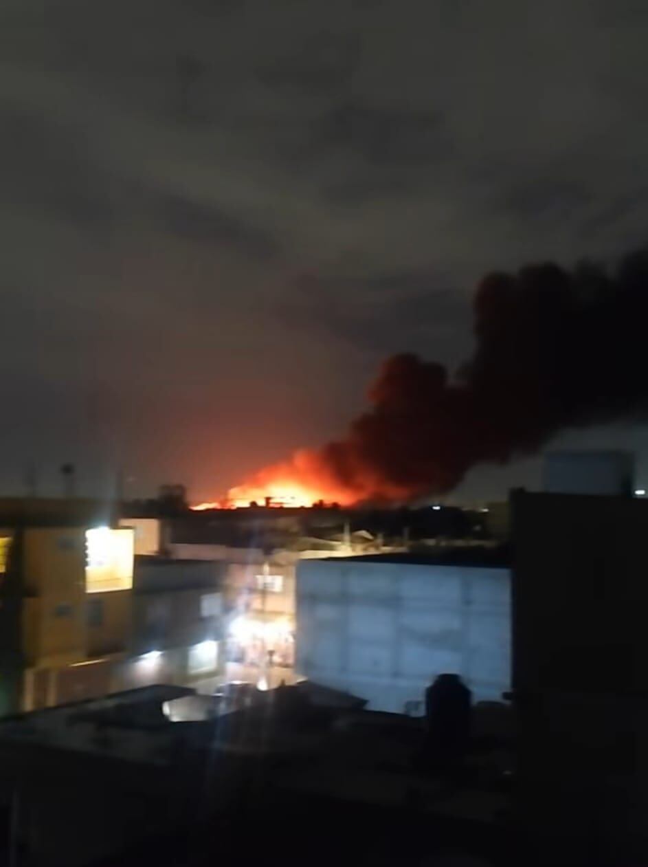 Vecinos compartieron imágenes sobre el incendio en Nezahualcóyotl. Foto: (Captura de Pantalla)